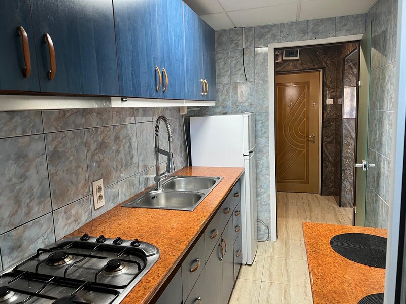 Titan, Auchan, str. Postasului, garsoniera, decomandata, etaj 1/10